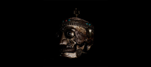 “Guardian of Emptiness” — チベット密教の核心「空」を守るスカル。 ZOCALOが形の内側に見出す“存在の余白”という祈り。 ZOCALO JAPAN | The Seven Tibetan Monk Skulls