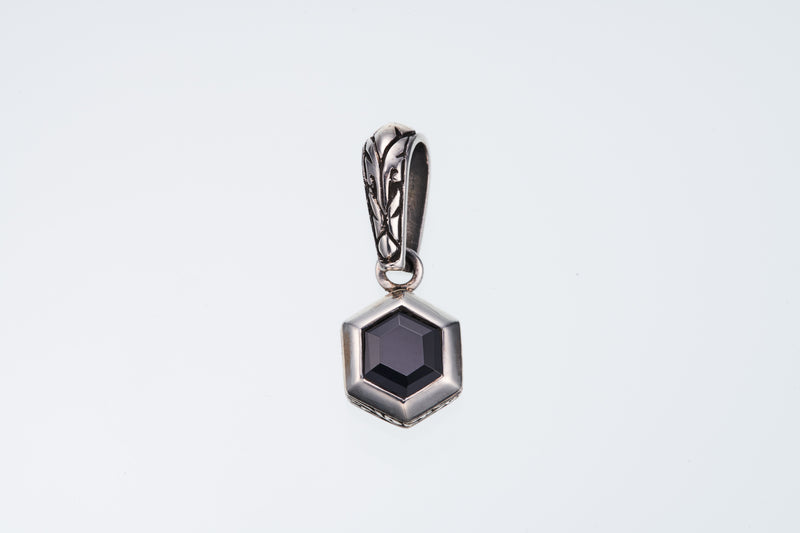 Jeweled Ivy Hexagon Pendant : (Black CZ)-ZOCALO.JAPAN