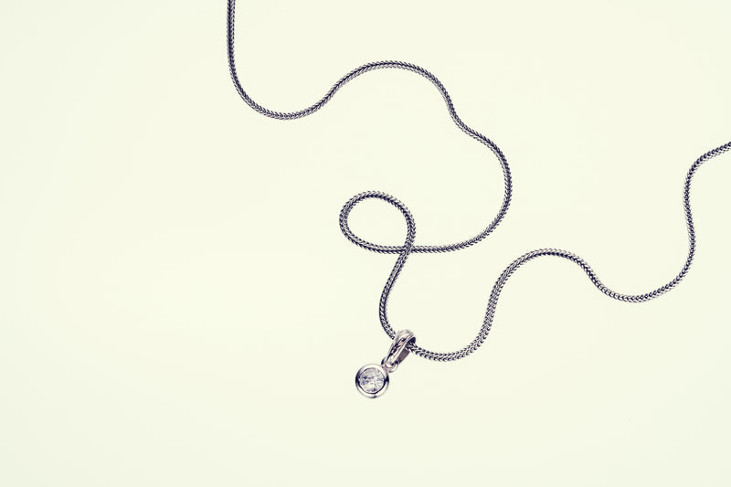 Jeweled Ivy Round Pendant : L (White CZ)-ZOCALO.JAPAN