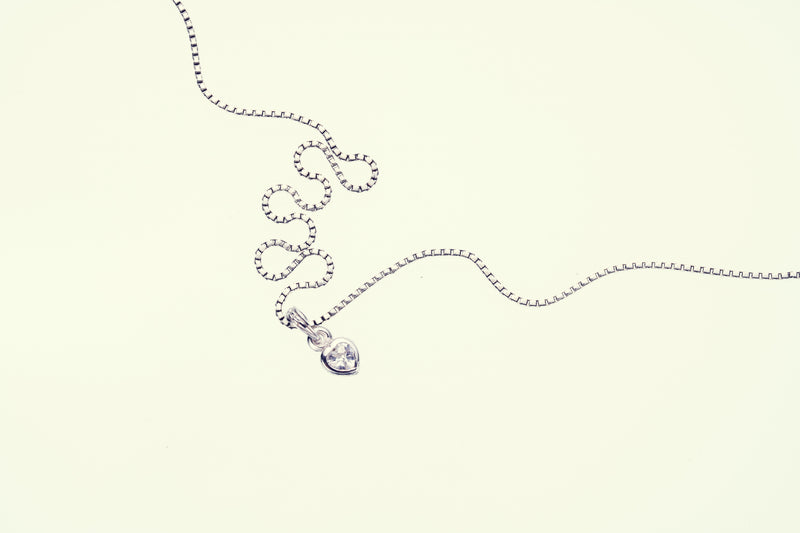 Jeweled Ivy Heart Pendant : S (White CZ)-ZOCALO.JAPAN