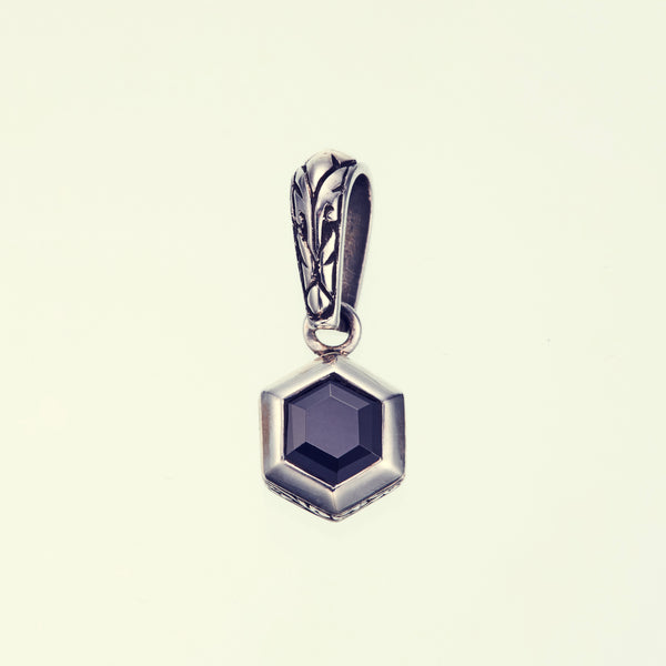 Jeweled Ivy Hexagon Pendant : (Black CZ)-ZOCALO.JAPAN